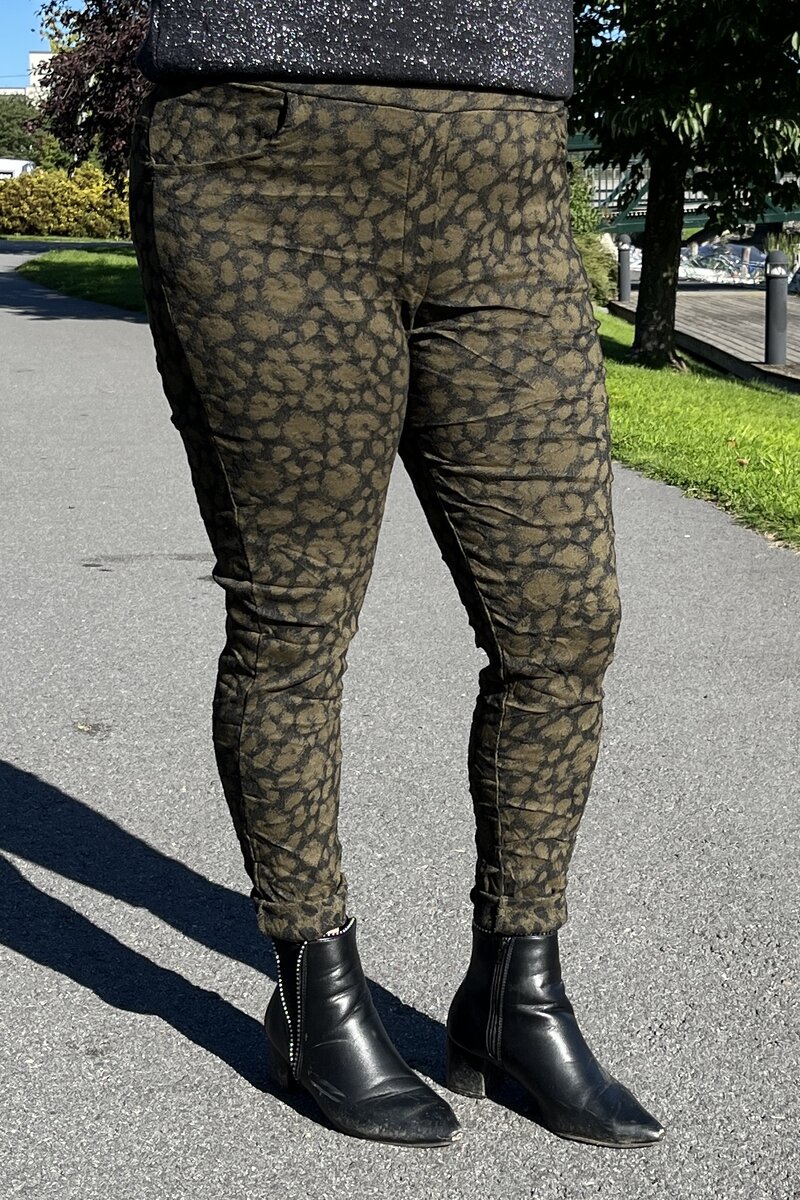 Lara 44 Ankle Pants Women Khaki Zabaione